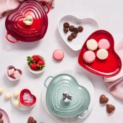 Le Creuset Cast Iron 20cm Heart Shape Dish with Lid - Shell Pink