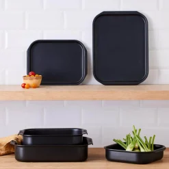 Le Creuset Non-Stick Ovenware Medium Rectangular Tray
