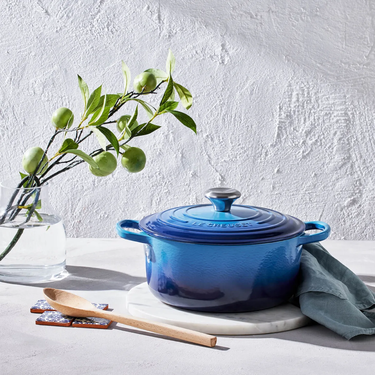 Le Creuset Signature Cast Iron 20cm Round Casserole - Azure