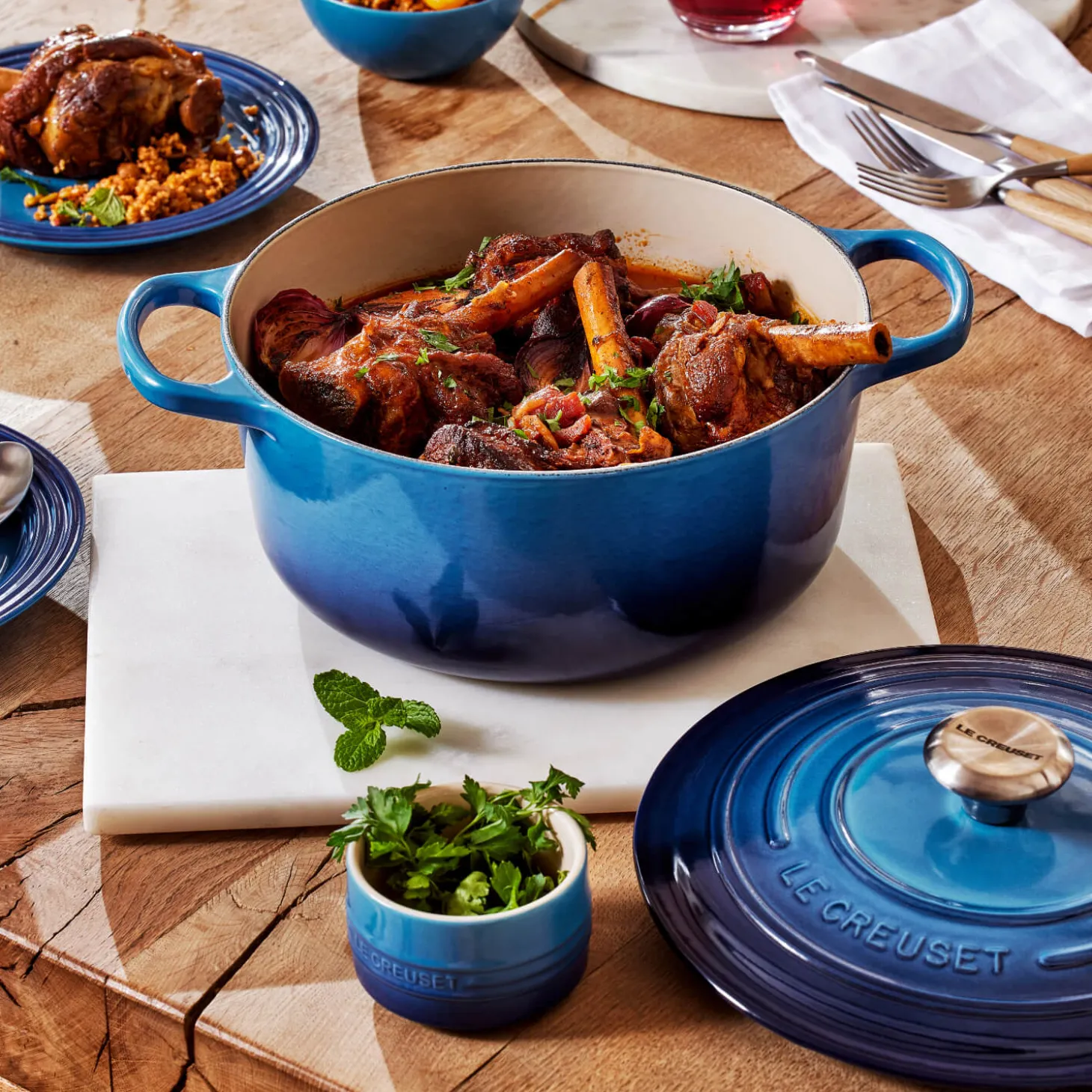 Le Creuset Signature Cast Iron 24cm Round Casserole - Azure