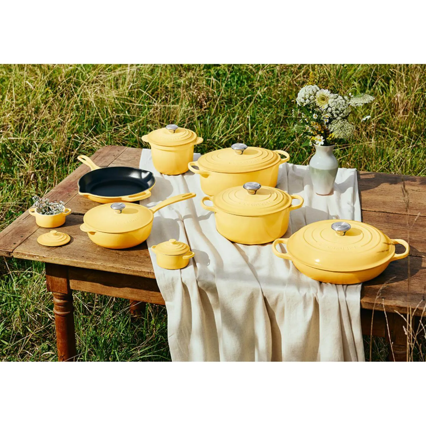 Le Creuset Signature Cast Iron 30cm Round Risotto Pot / Casserole - Camomille