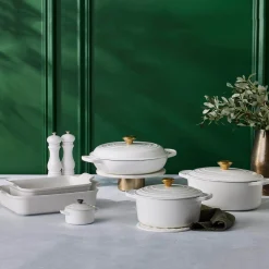 Le Creuset Signature Cast Iron 26cm Shallow Round Casserole - White