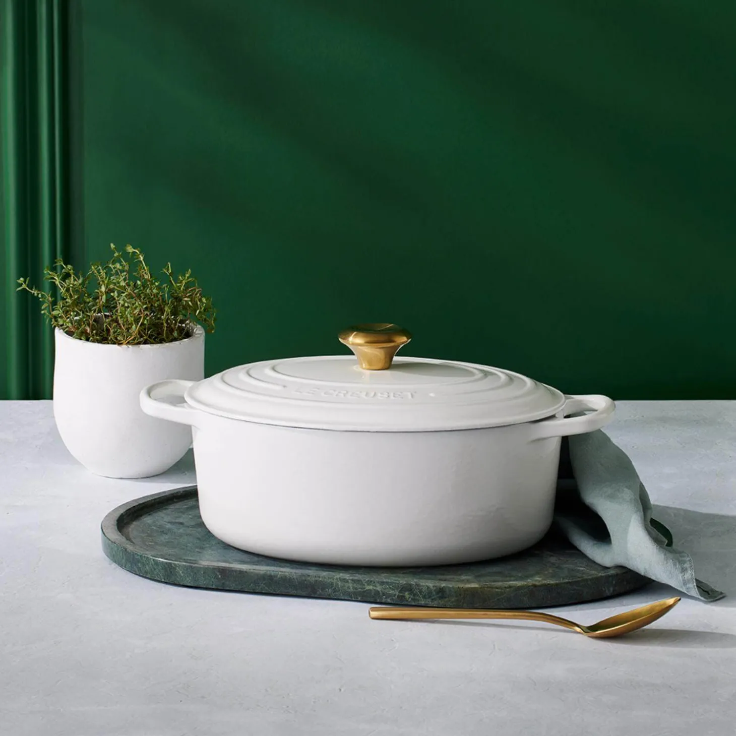 Le Creuset Signature Cast Iron 27cm Oval Casserole - White
