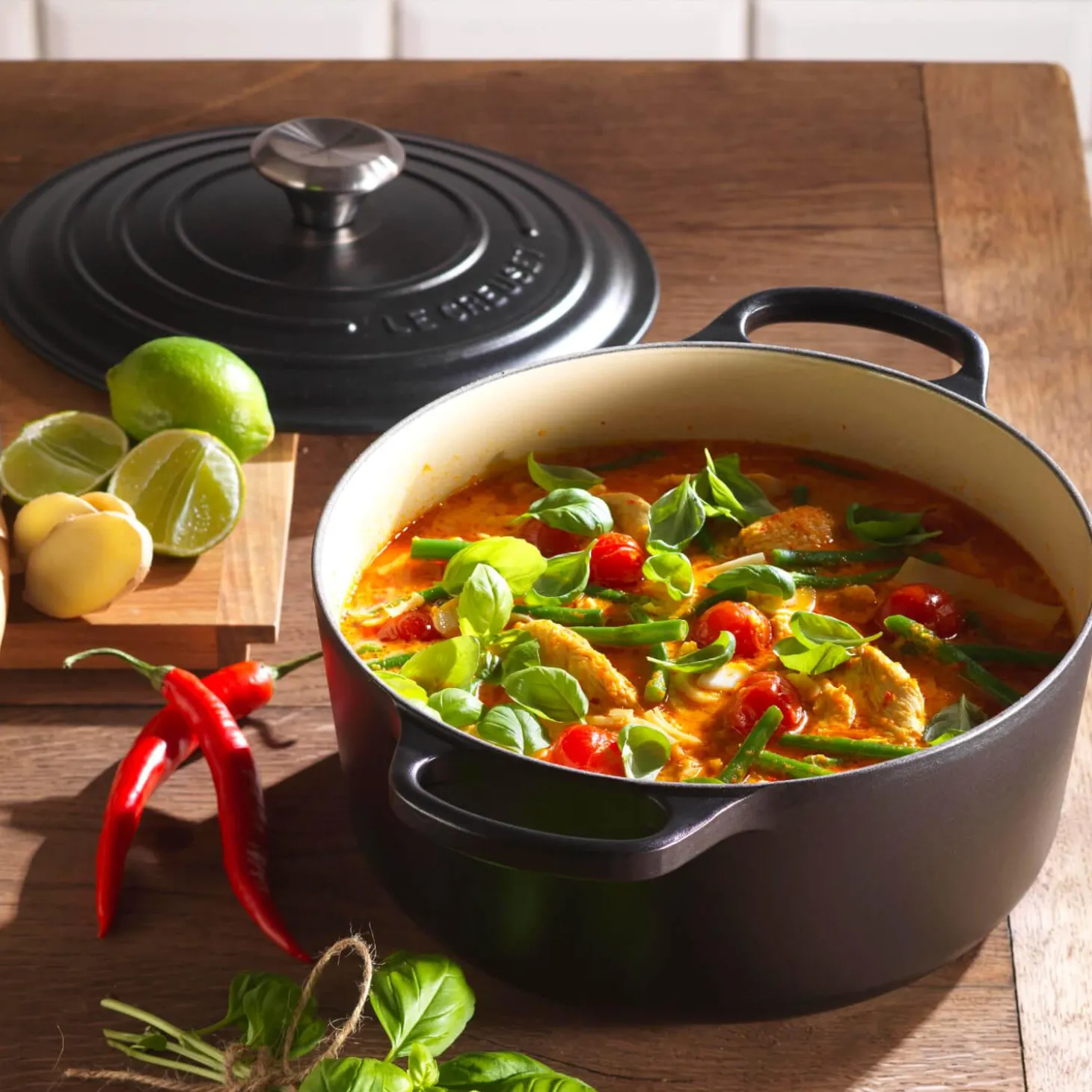 Le Creuset Signature Cast Iron 26cm Round Casserole - Satin Black
