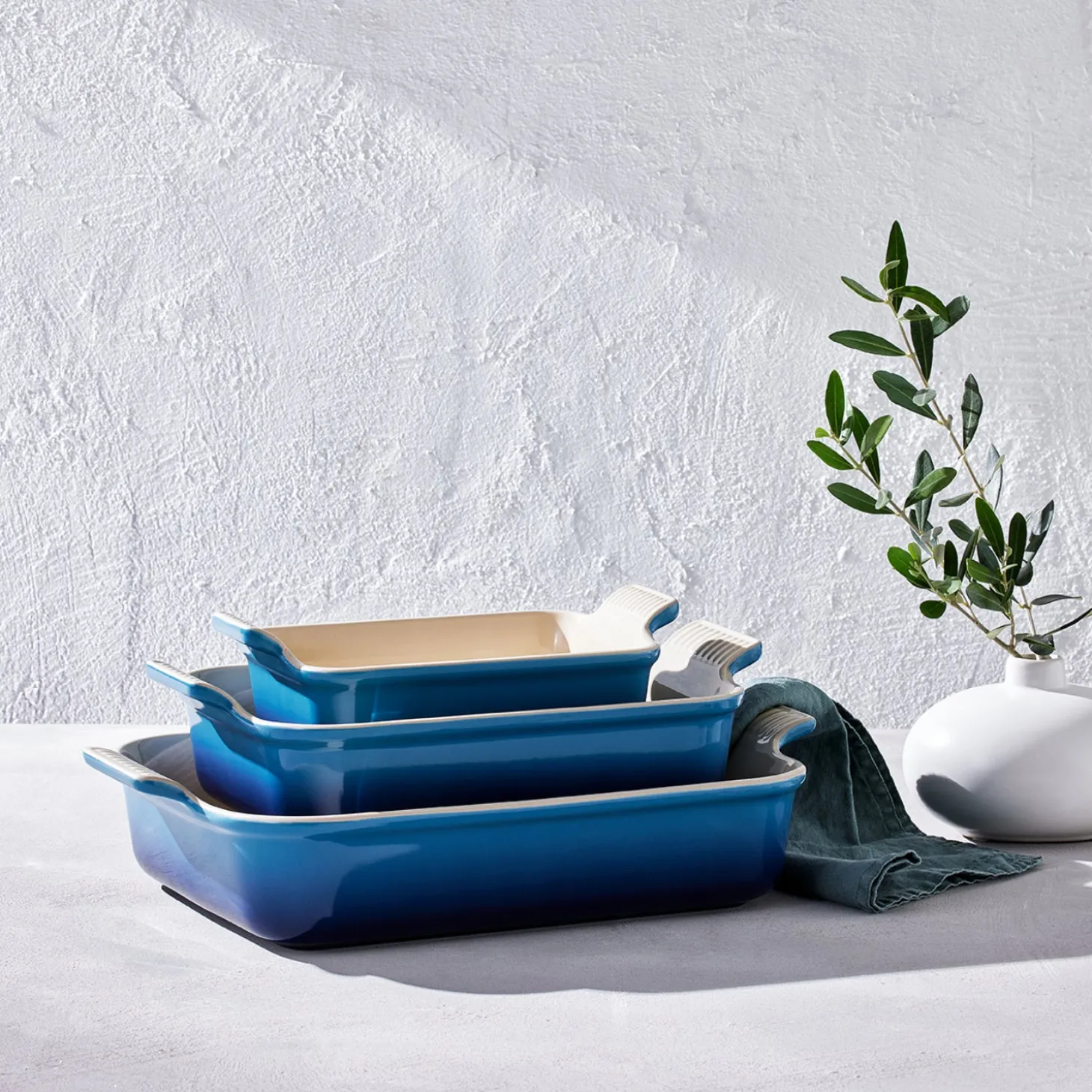 Le Creuset Stoneware Heritage 26cm Rectangular Deep Dish - Azure