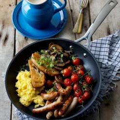 Le Creuset Toughened Non-Stick Shallow Frying Pan - 28cm
