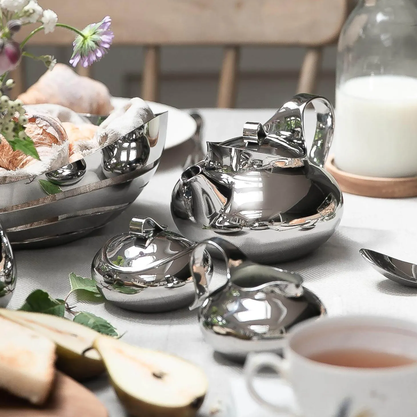 Robert Welch Drift 18|10 Mirror Polished Stainless Steel 450ml Teapot