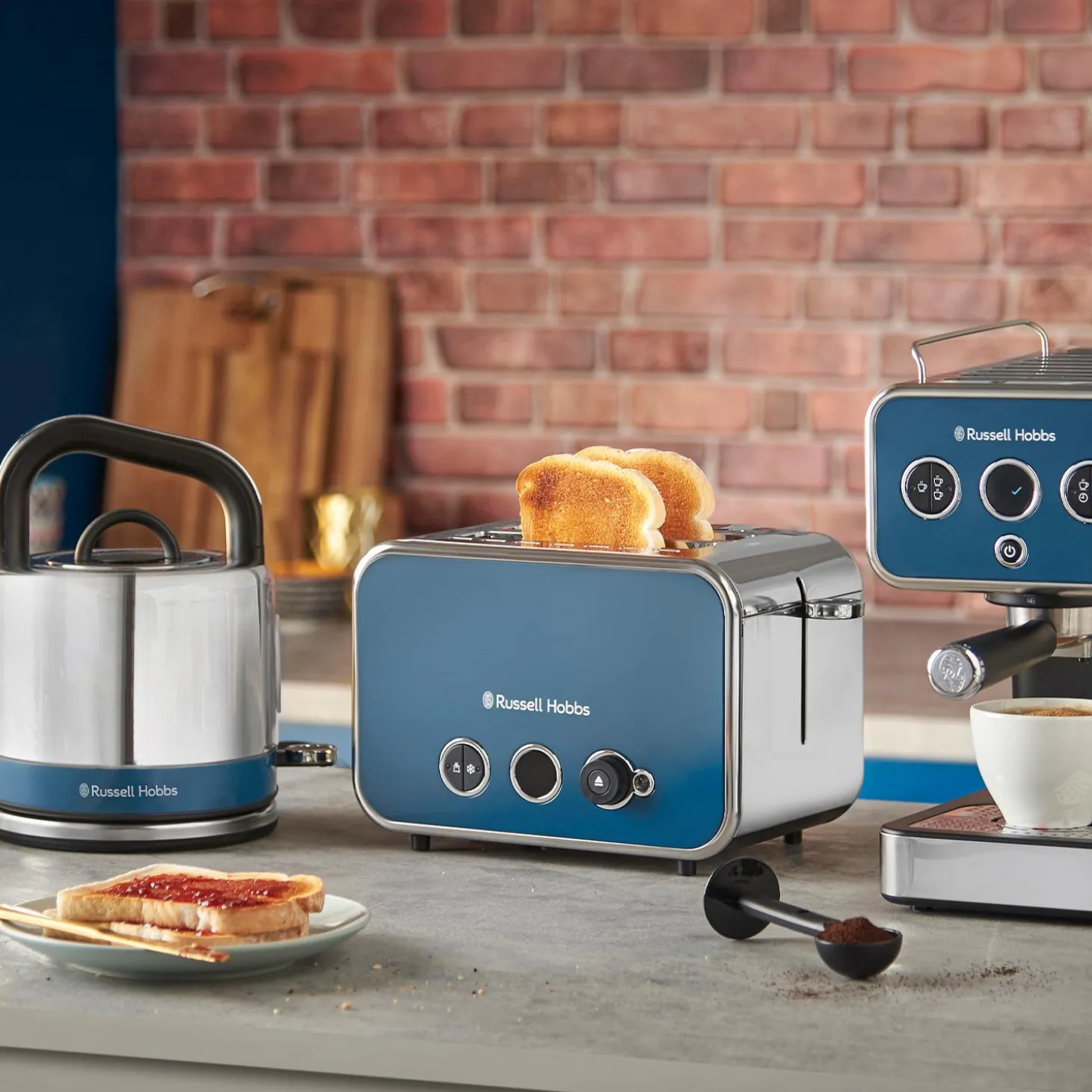 Russell Hobbs Distinctions 1.5 Litre Stainless Steel Kettle - Ocean Blue