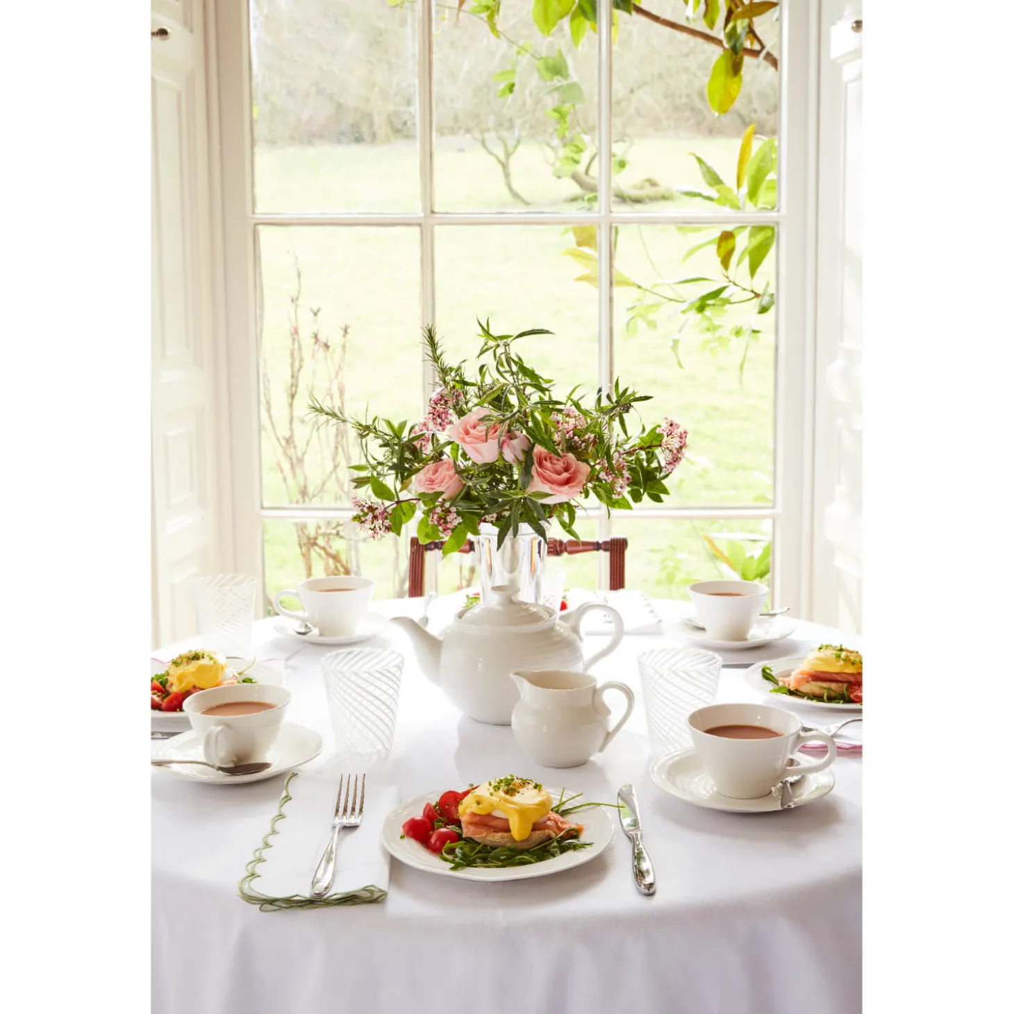 Sophie Conran Porcelain 25cm Rimmed Soup Plate - White
