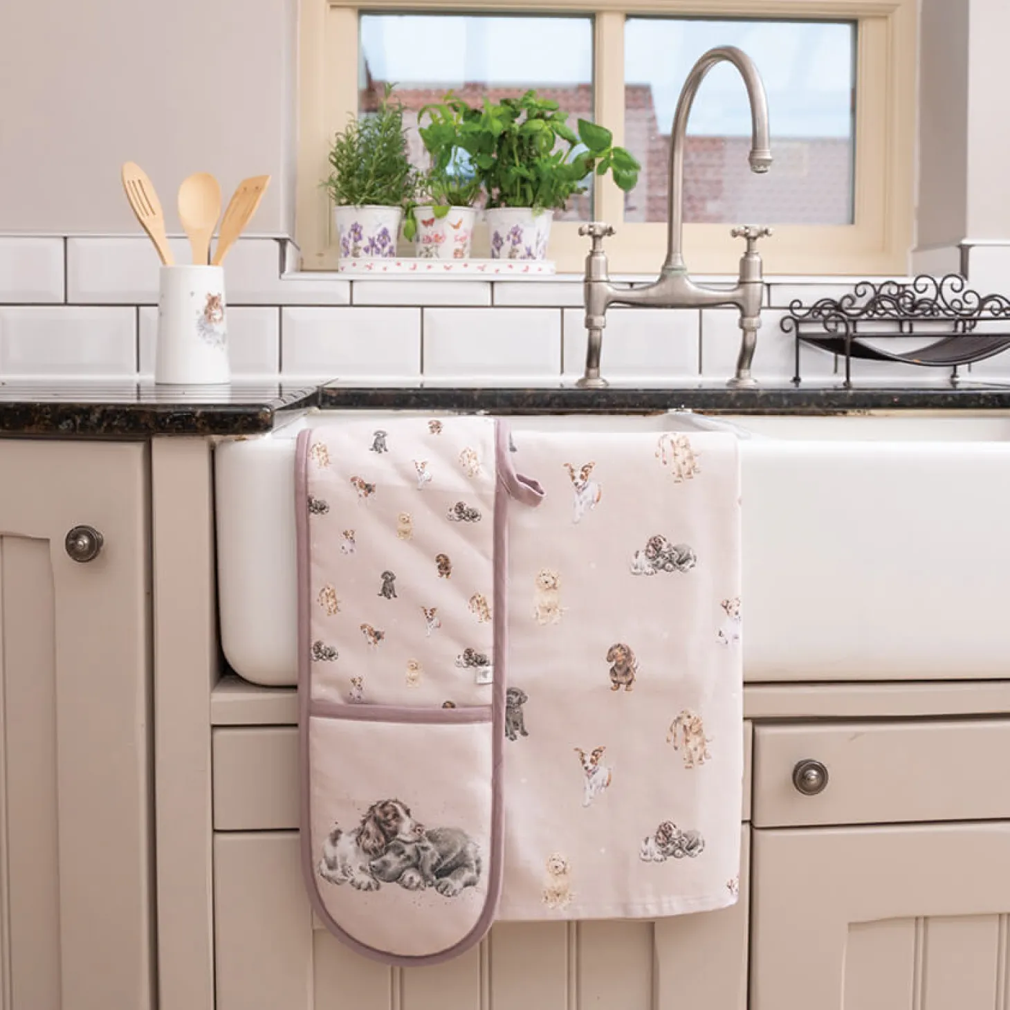 Wrendale Designs by Hannah Dale Double Oven Glove - A Dogs Life